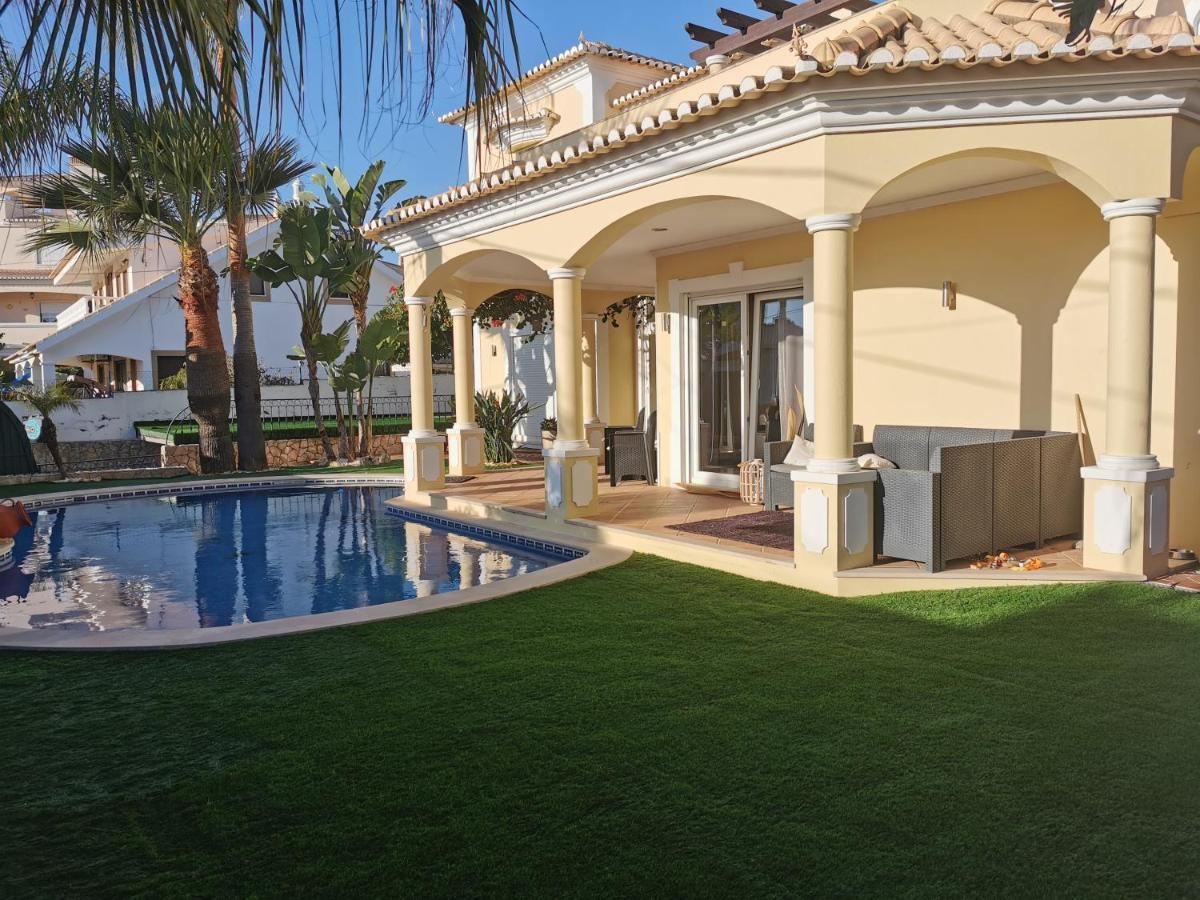 Oasis Tropical, Jardim E Piscina! Apartment ปอร์ติเมา ภายนอก รูปภาพ