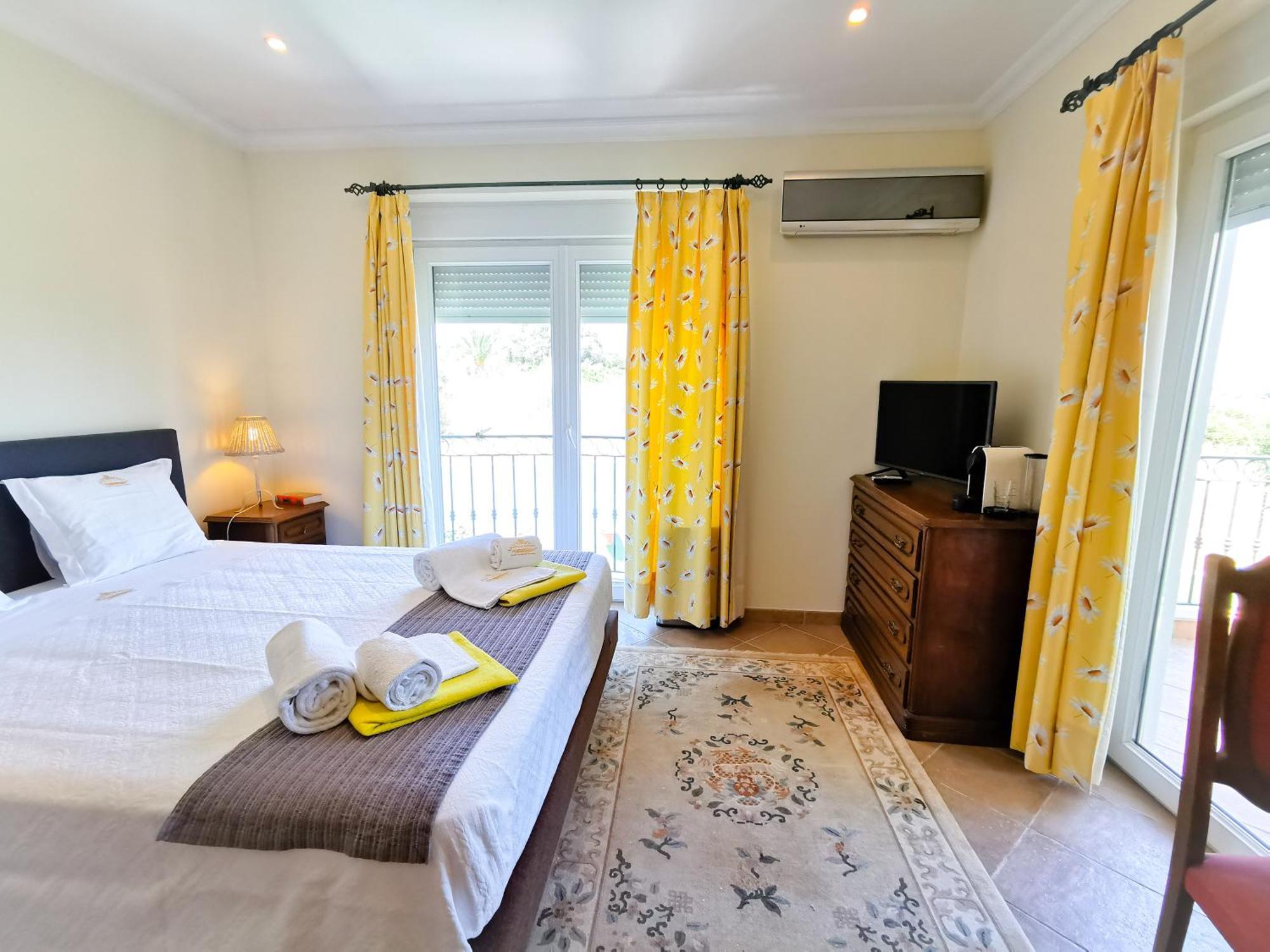 Oasis Tropical, Jardim E Piscina! Apartment ปอร์ติเมา ห้อง รูปภาพ